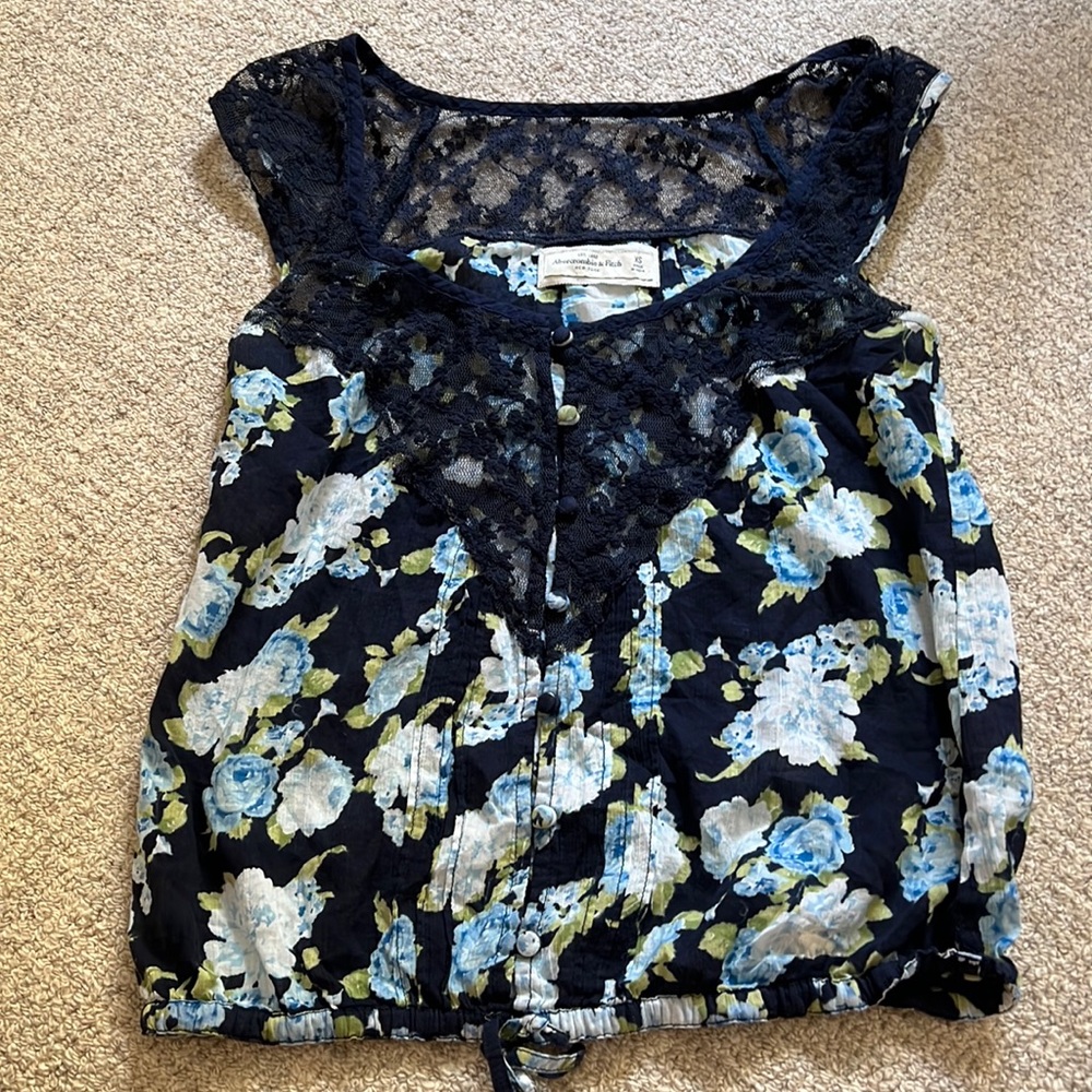 Abercrombie & Fitch top